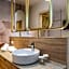 Salus Smart & Chic Hotel