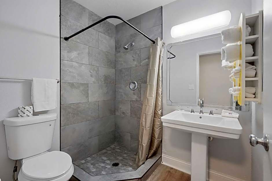 Motel 6-Normal, IL - Bloomington Area