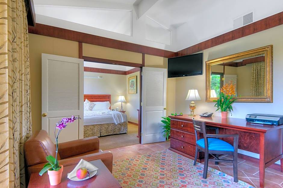 Dinah`S Garden Hotel