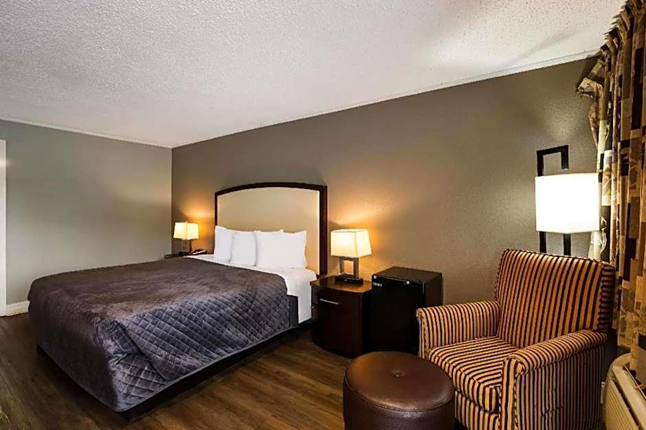 Knights Inn - Fayetteville NC