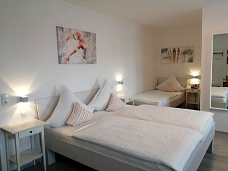 Comfort Triple Room