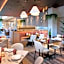 Caesars Republic Scottsdale, a Hilton Hotel
