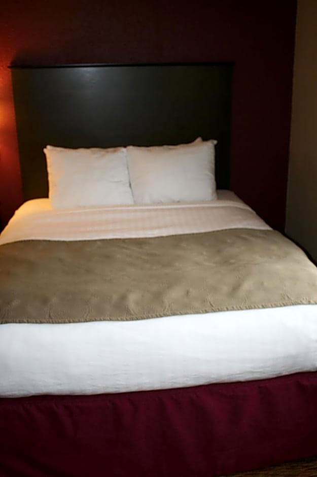 AmericInn by Wyndham Osceola