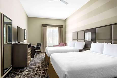 Queen Suite with Two Queen Beds - Mobility and Hearing Access/Non-Smoking