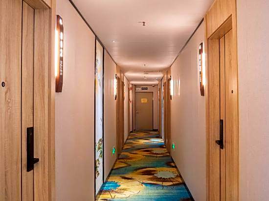 Wenxing Hotel (Guangzhou Beijing Road Pedestrian Street Haizhu Square Subway Station)