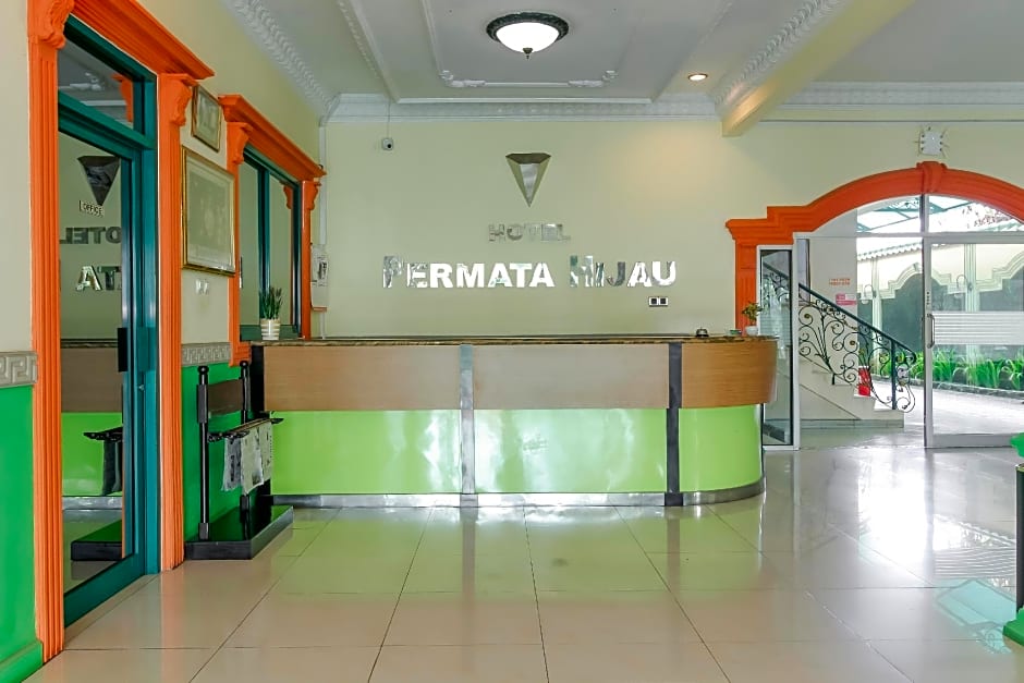 RedDoorz Plus near Alun Alun Kejaksan Cirebon