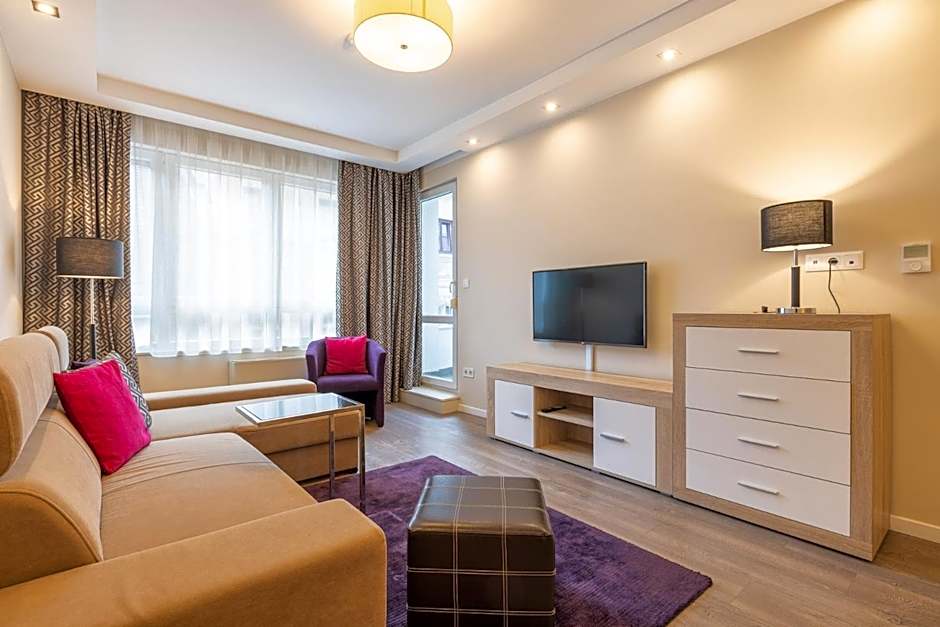 Silver Crown Hotel & Residence, Palace Quarter