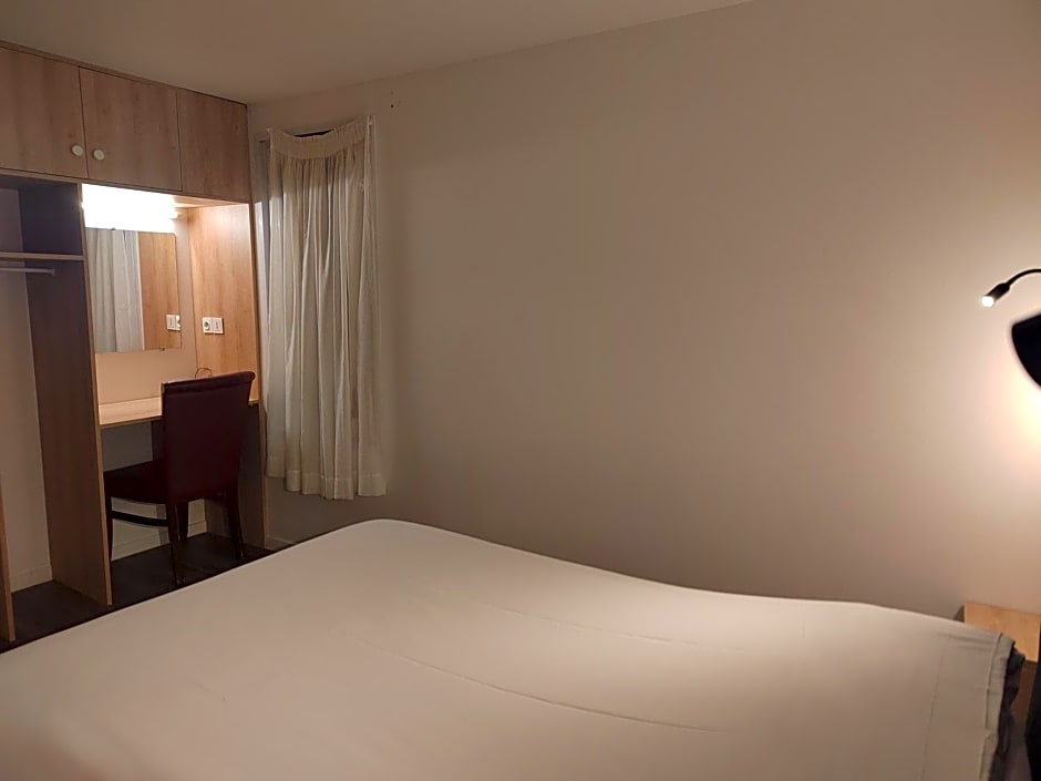 FASTHOTEL PARIS OUEST BOUAFLE