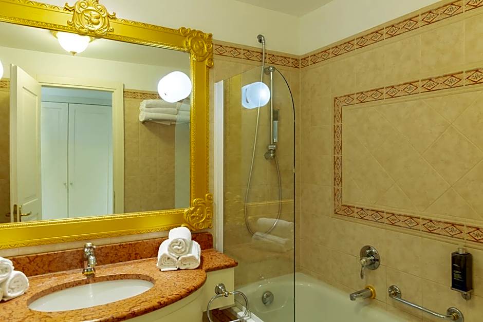 Gardaland Hotel