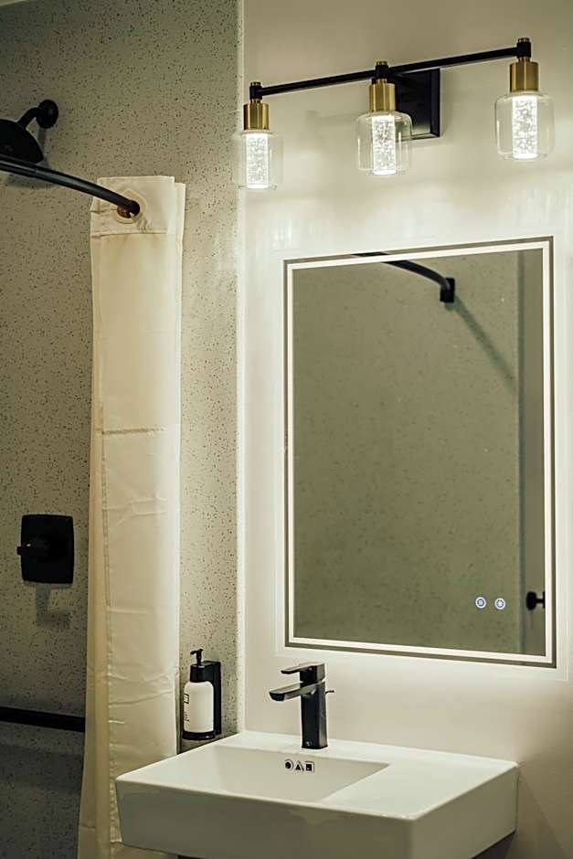 Blufftop Inn & Suites - Wharf/Restaurant District