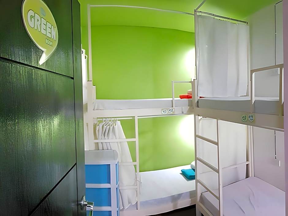 CROSSROADS HOSTEL MANILA