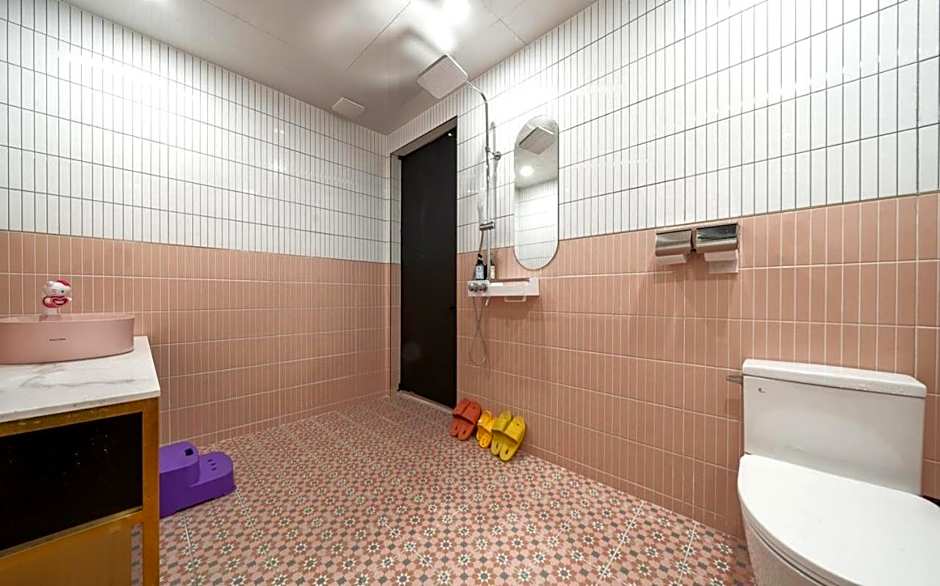 Jangyu Almond Kids Hotel