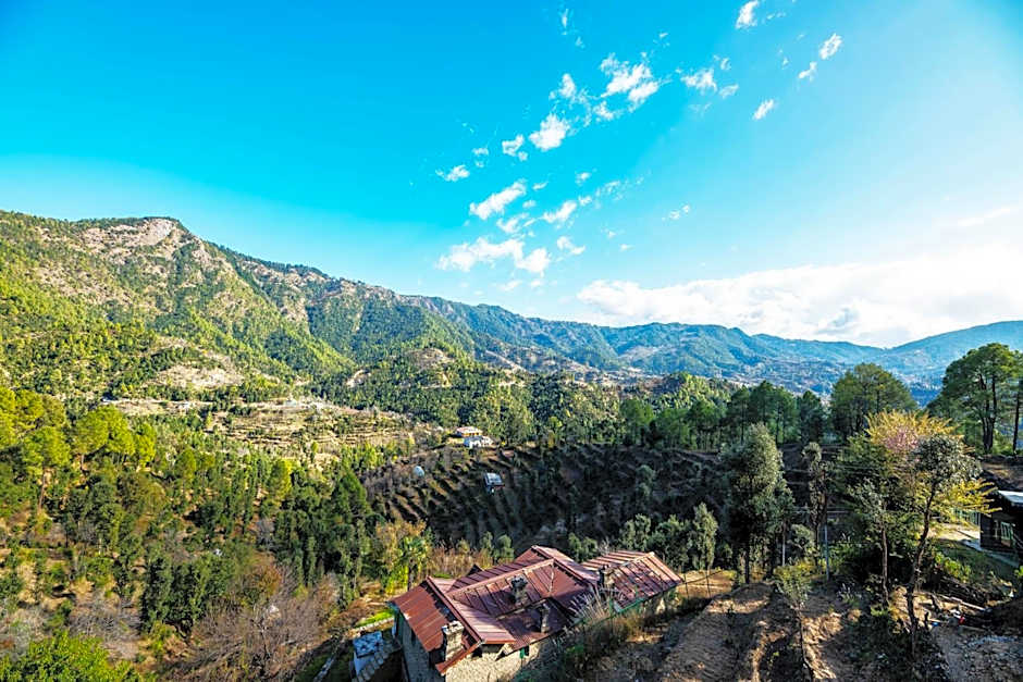 Captains Paradise Luxury Resort at Mukteshwar Hill Station