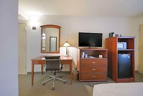 Accessible 1 King Bed
