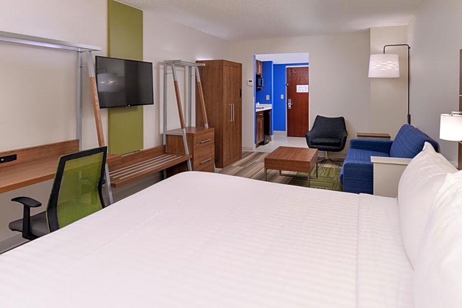 Holiday Inn Express & Suites Raleigh NE - Medical Ctr Area By IHG