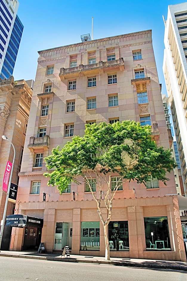 ULTIQA Rothbury Hotel