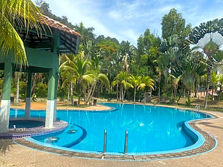 Teluk Batik Holiday Apartment