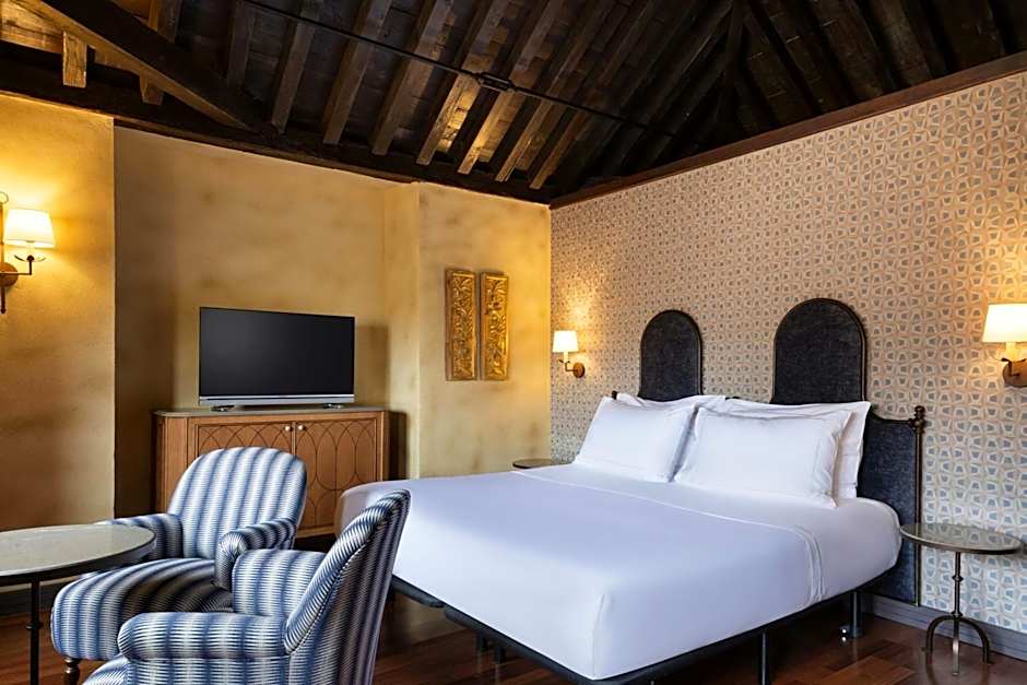 AC Palacio de Santa Paula Autograph Collection