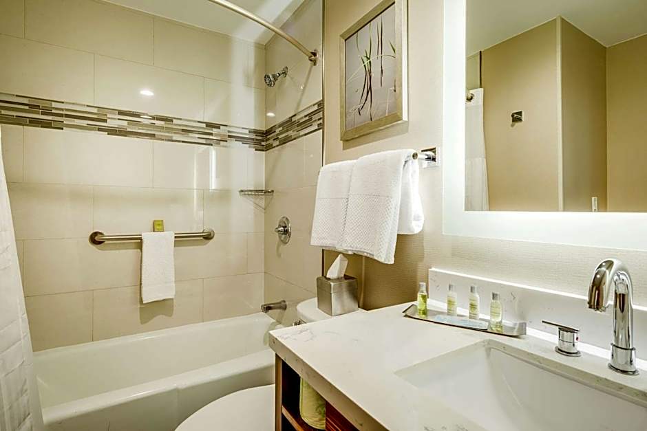 DoubleTree by Hilton Huntington, WV