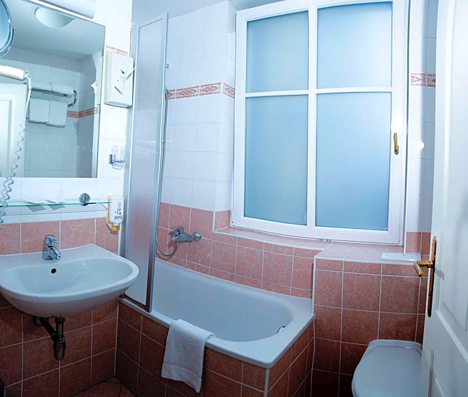 Suite Hotel 900m zur Oper