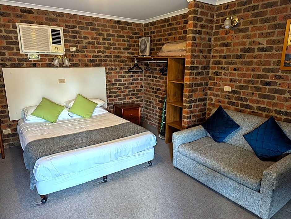 Barham Colonial Motel