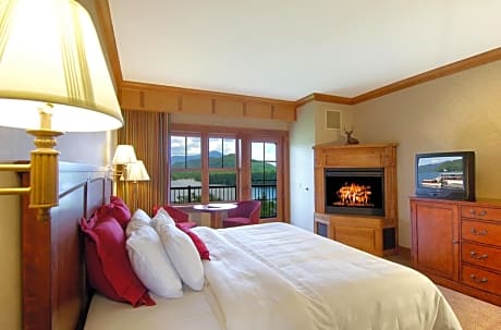 Deluxe King Room with Lake View