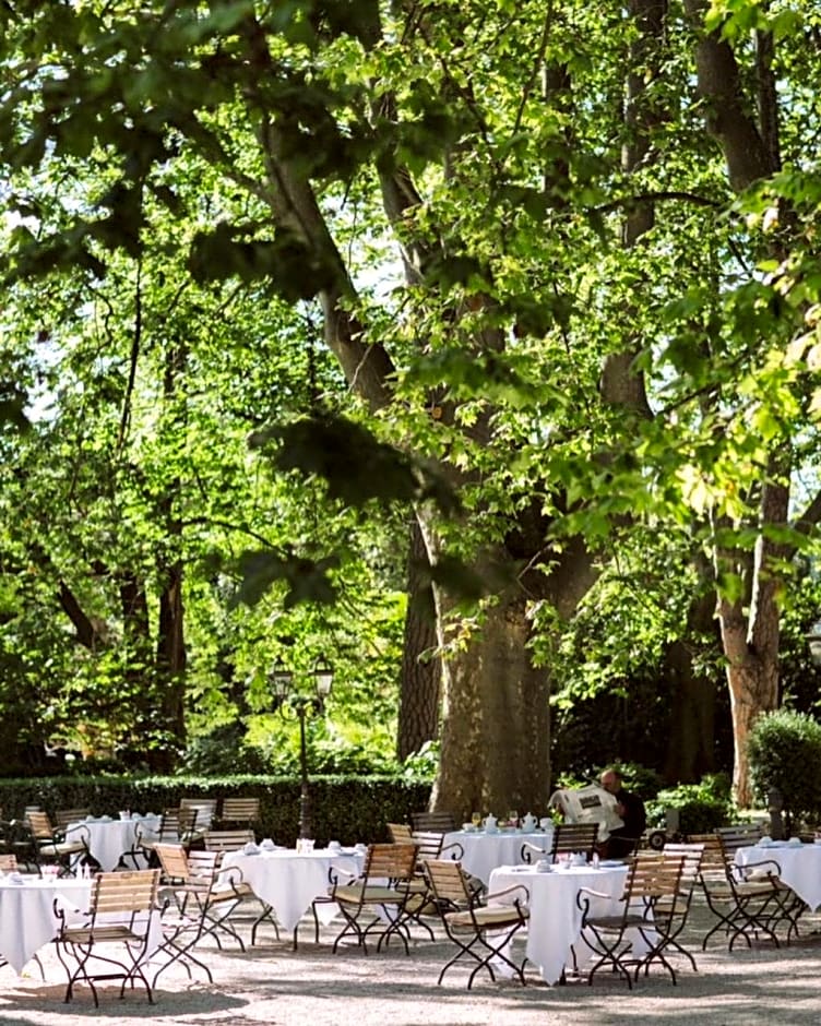 Hotel Château Des Alpilles