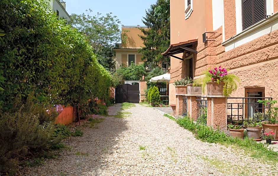 A Vinicius Et Mita Guest House