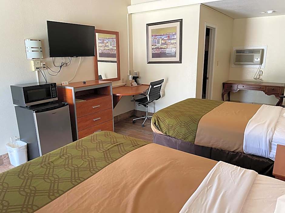 Evergreen Inn and R.V.