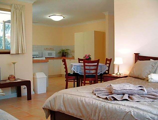 The Nosh & Nod - Avon Terrace