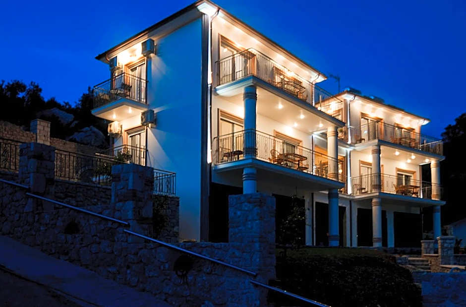 Natura Luxury Suites Parga