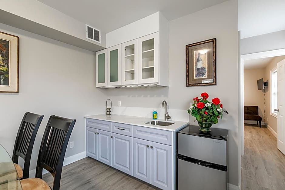 Beautiful renovated home 3 mins drive to Fall