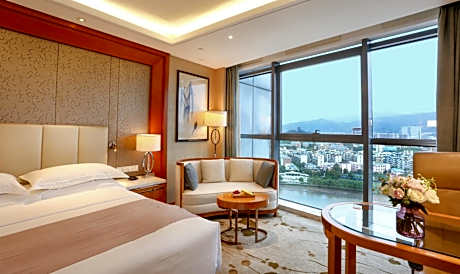 Business Queen Room with  River View