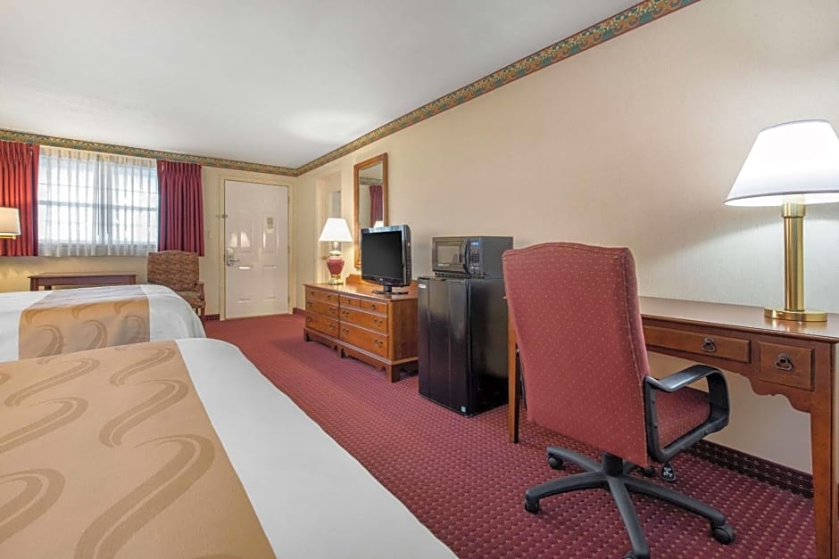 Quality Inn Breeze Manor – Breezewood, PA