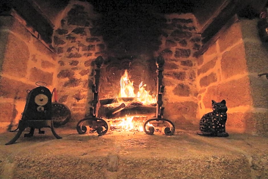 KERBELEG, ferme-manoir du XVè siècle, chambres grand confort