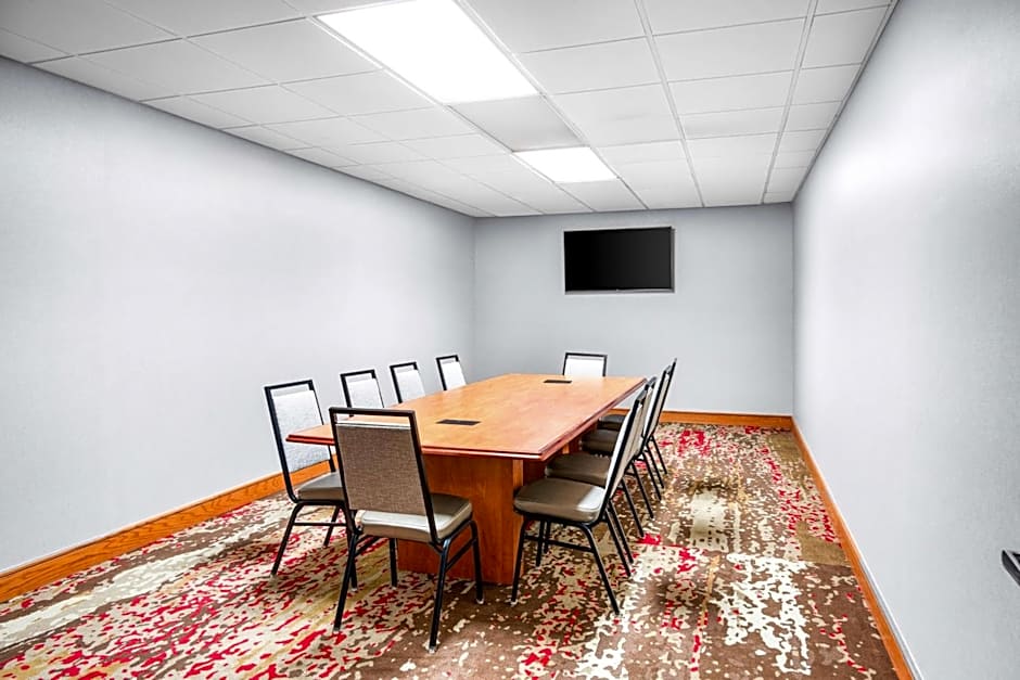 Hampton Inn By Hilton Grand Rapids-North