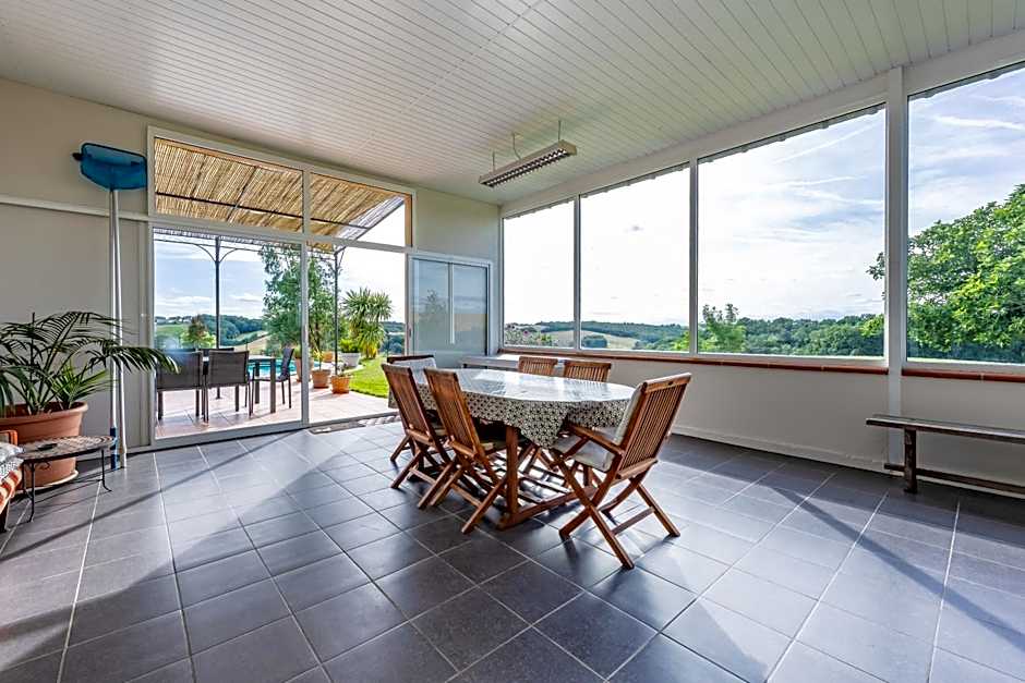 Les Hauts de Grazac, Chambres et Tables d'hôtes