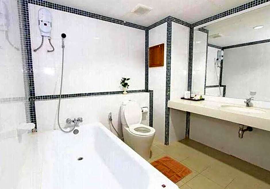 Convenient Grand Plus Hotel Suvarnabhumi