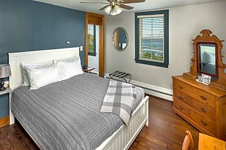 Queen Room with Ocean View