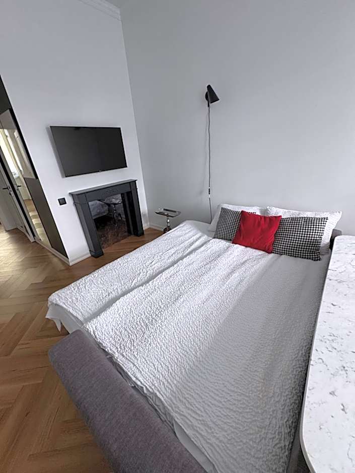 MIRO Rooms Skolas - quiet chic, free parking, self check-in