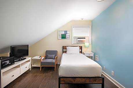 Southernmost Attic Single Bed