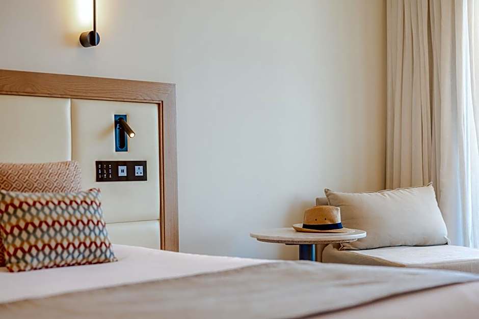 Golden Coast Beach Hotel