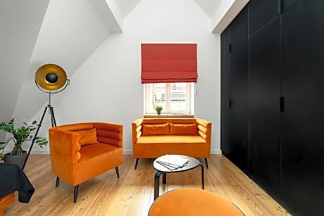 Studio with Queen Size Bed