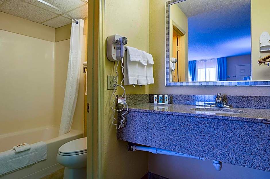 Quality Inn Calhoun North I-75