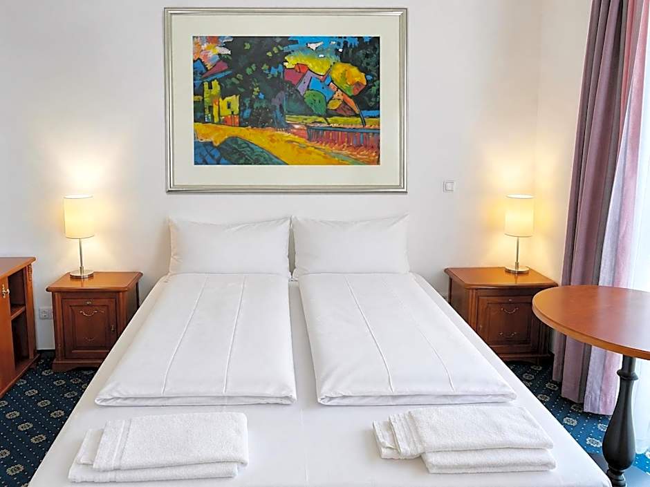 Hotel Hoyers 24h Check-in,Pinneberg, Free Parking and WiFi