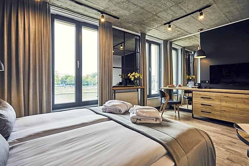 The Bridge Suites Hotel