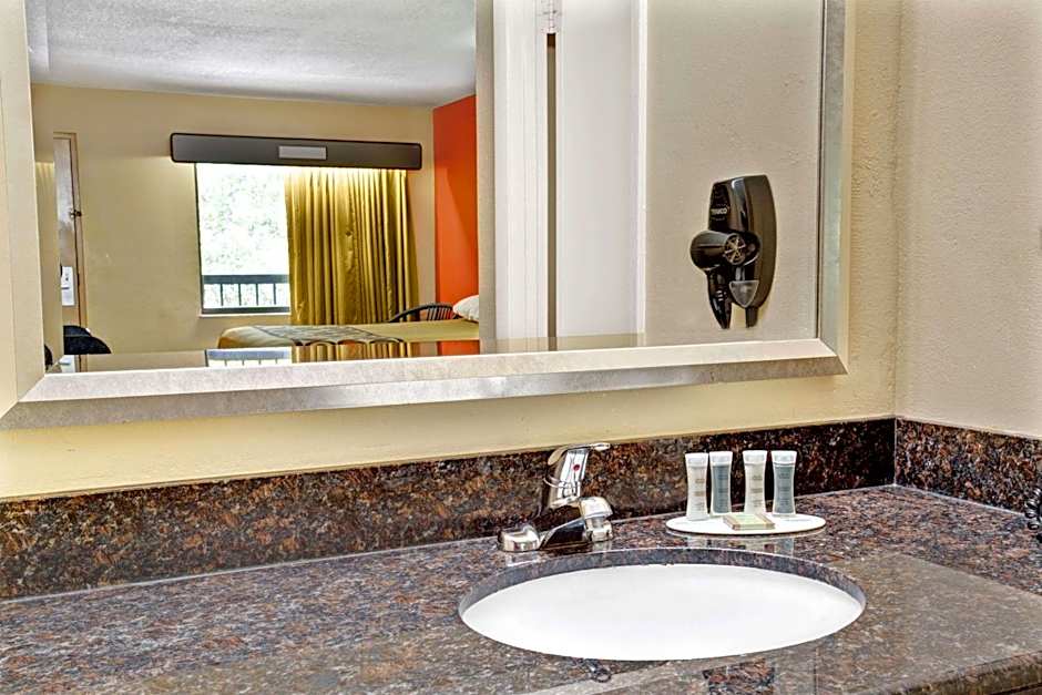 Super 8 By Wyndham Kissimmee Maingate Orlando Area