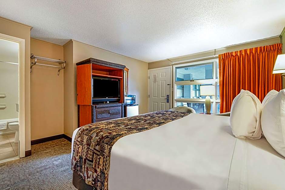 Super 8 by Wyndham Lake George/Downtown