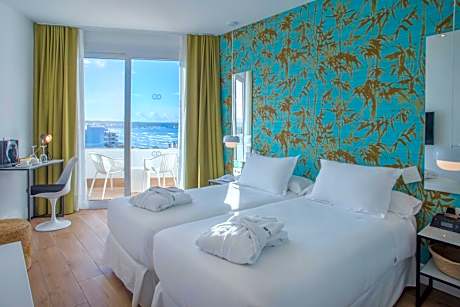 Premium Twin Room Side Sea View with Balcony