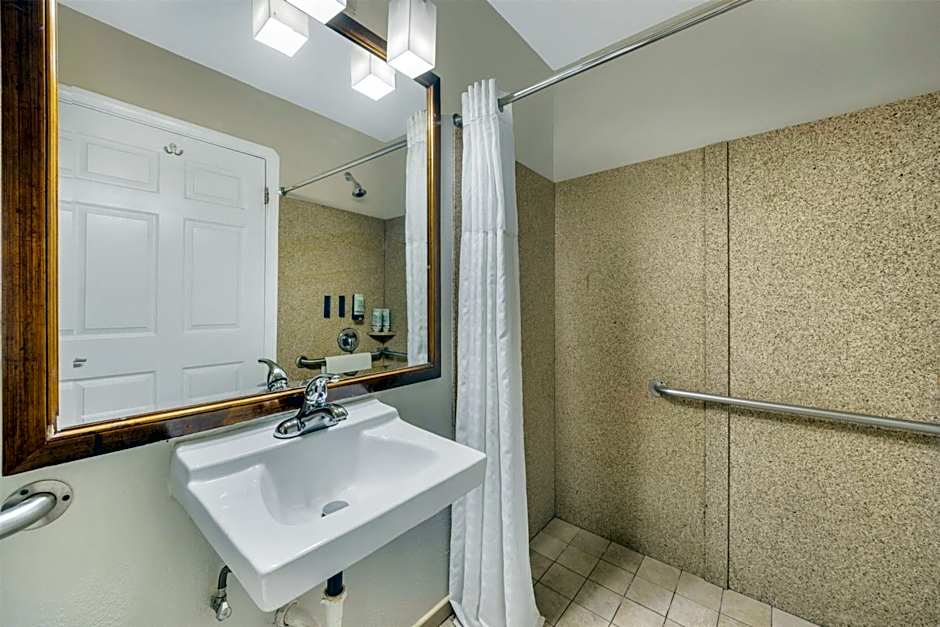 Best Western Tradewinds